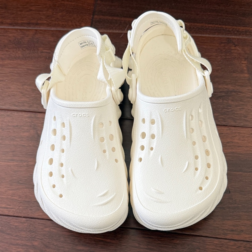 CROCS White/Cream Echo Clogs M6/W8, Brand New